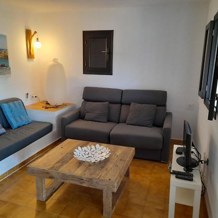 Apartamentos Noray Es Caló de Sant Agustí Esterno foto