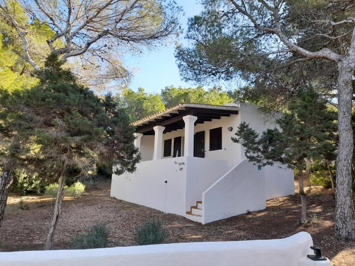 Apartamentos Noray Es Caló de Sant Agustí Esterno foto