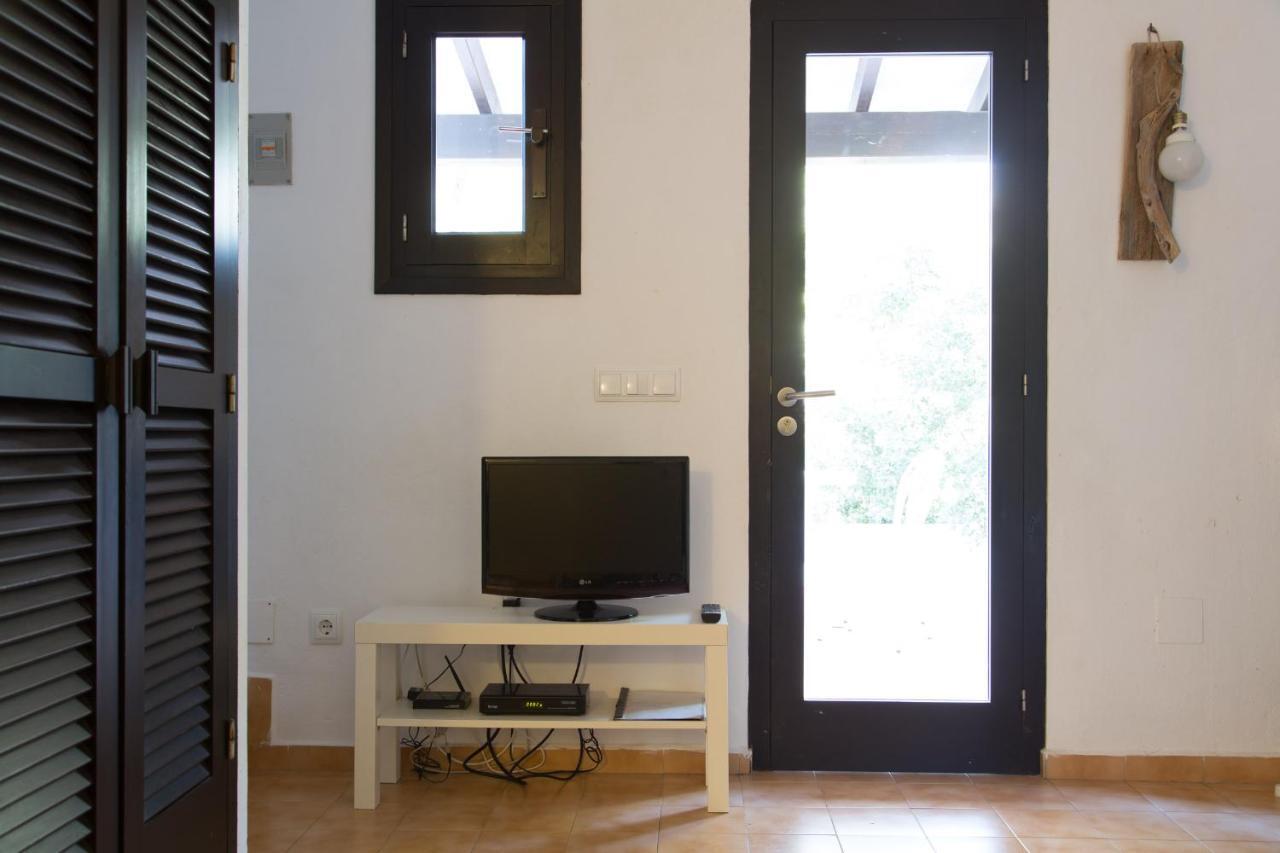 Apartamentos Noray Es Caló de Sant Agustí Esterno foto