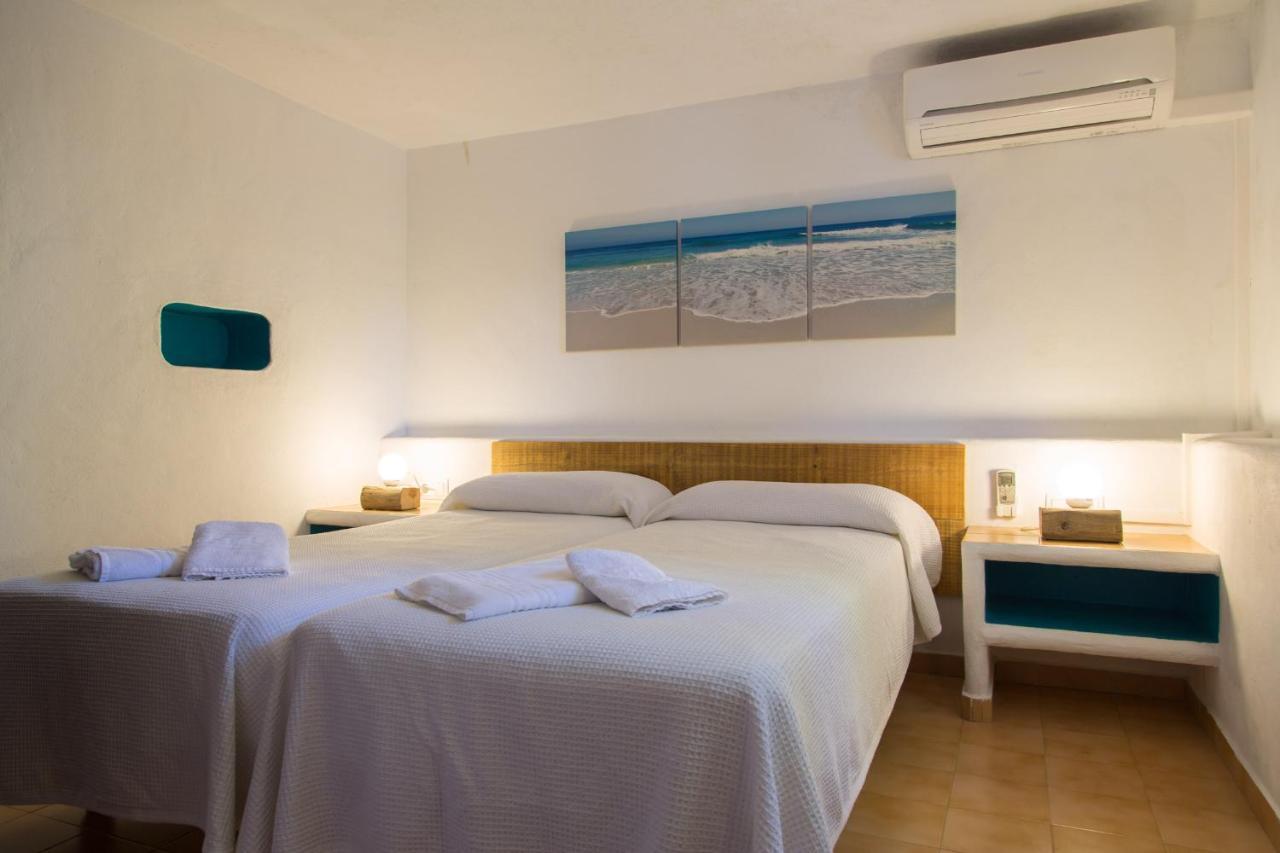 Apartamentos Noray Es Caló de Sant Agustí Esterno foto